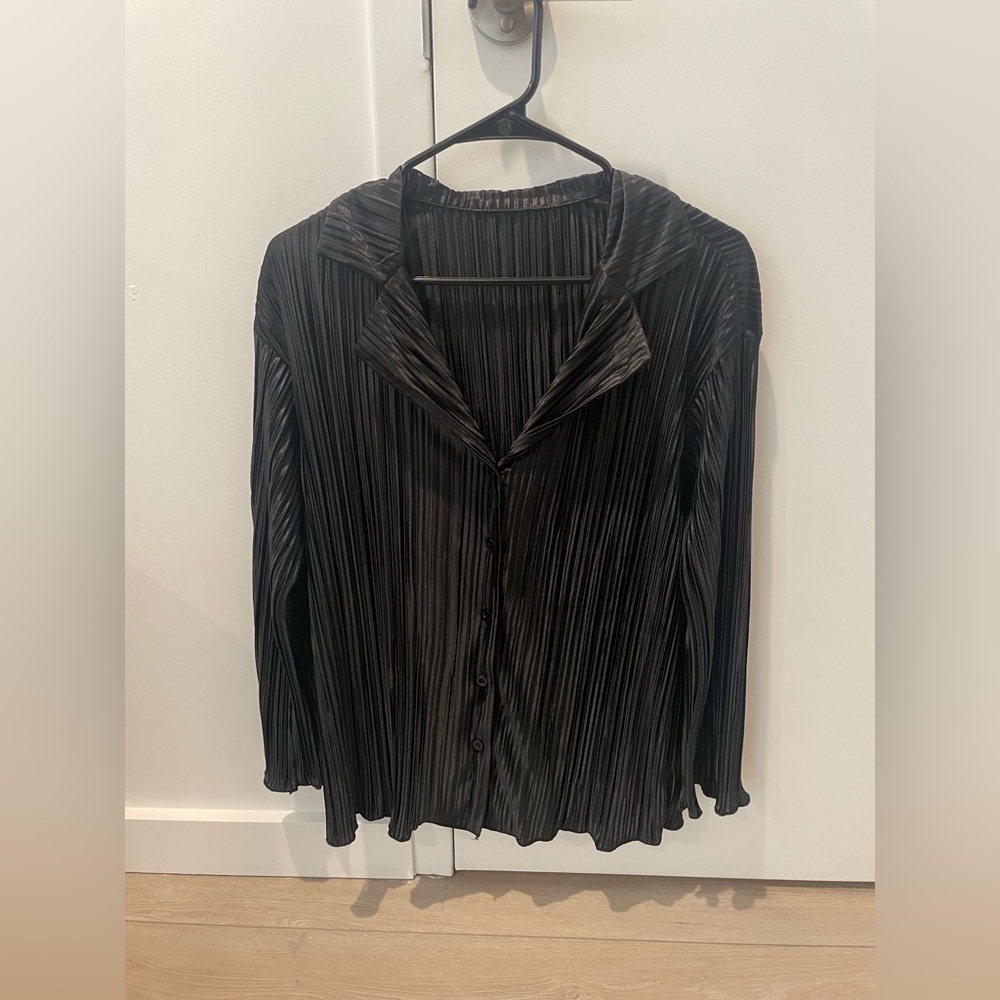 Silky lounge button front top